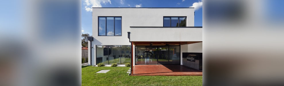 Zu den Fassadenfarben – Beispielbild einer modernen Hausfassade